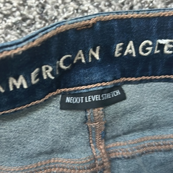 American Eagle blue washed jeans - Picture 2 of 3